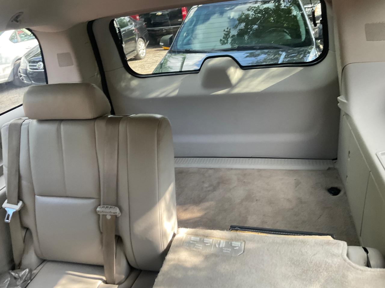 GMC Yukon XL 4WD 4dr 1500 SLT 2012