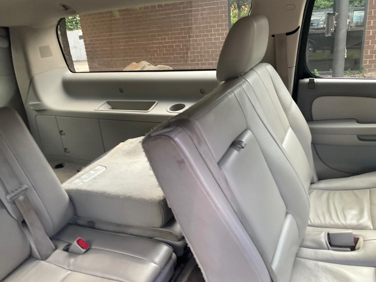 GMC Yukon XL 4WD 4dr 1500 SLT 2012