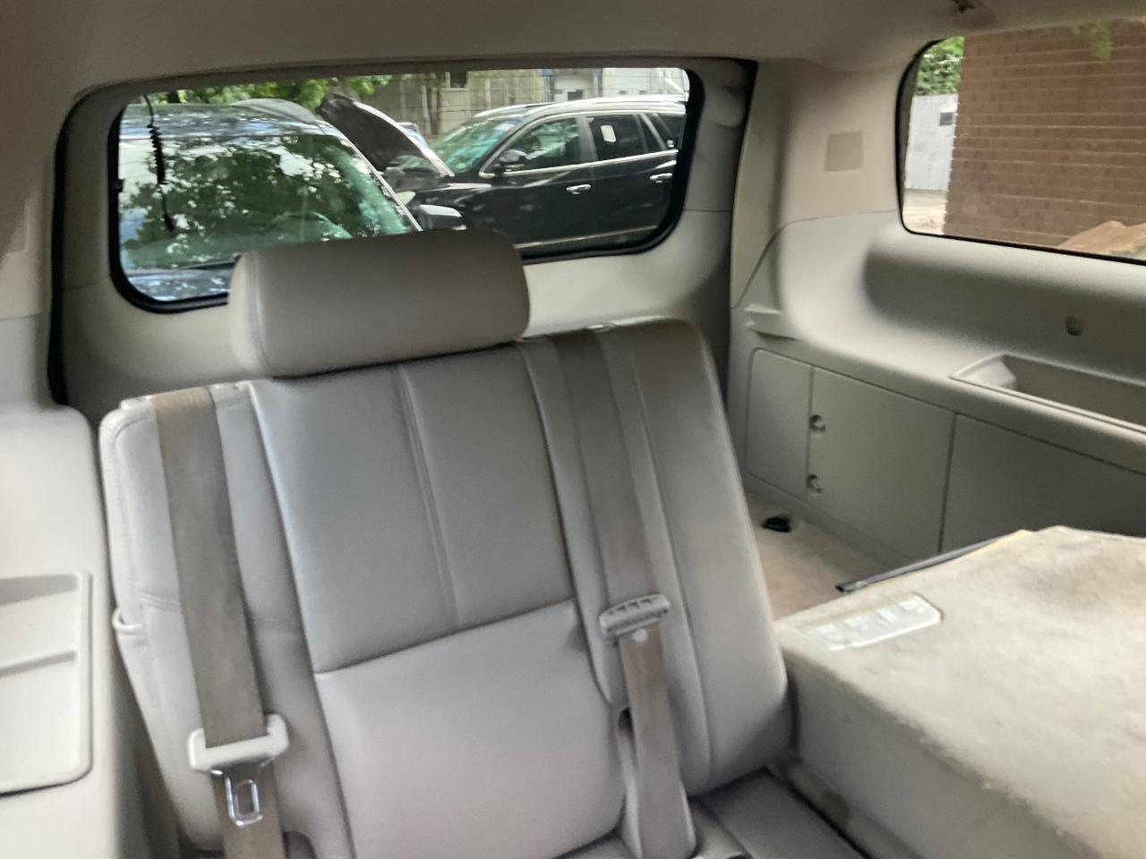 GMC Yukon XL 4WD 4dr 1500 SLT 2012
