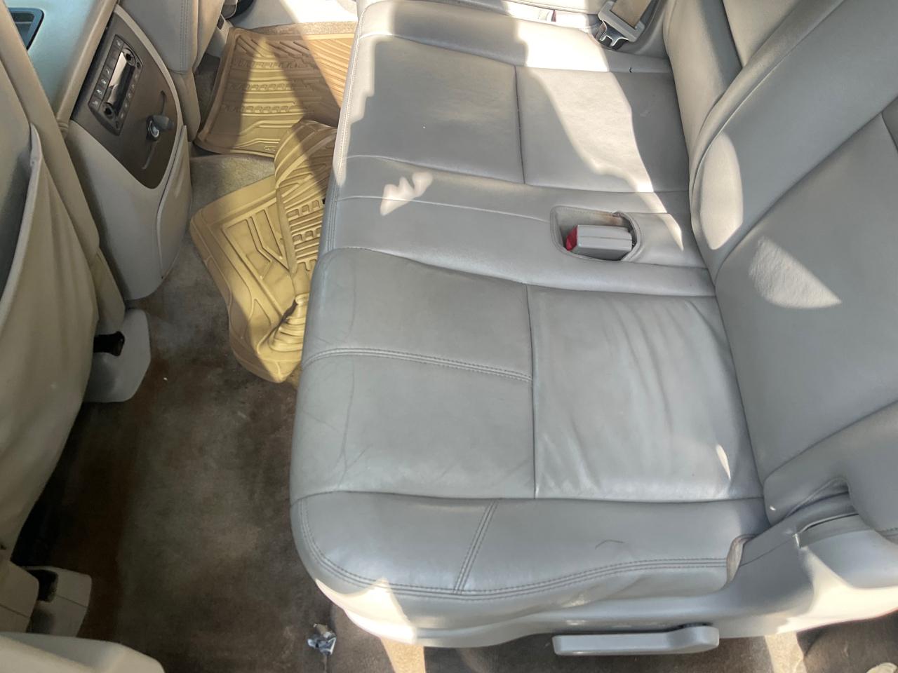 GMC Yukon XL 4WD 4dr 1500 SLT 2012