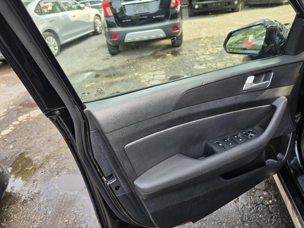 Hyundai Sonata 4dr Sdn 2.4L Sport PZEV 2016