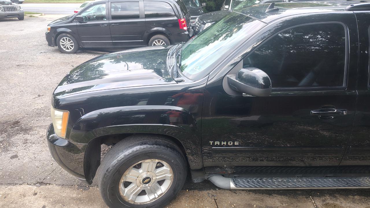 Chevrolet Tahoe 4WD 4dr 1500 LT 2011