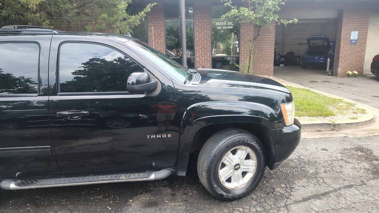 Chevrolet Tahoe 4WD 4dr 1500 LT 2011