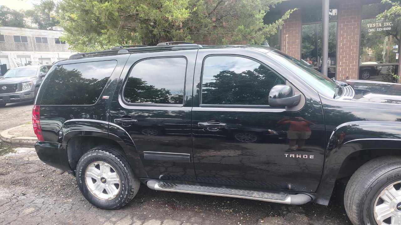 Chevrolet Tahoe 4WD 4dr 1500 LT 2011