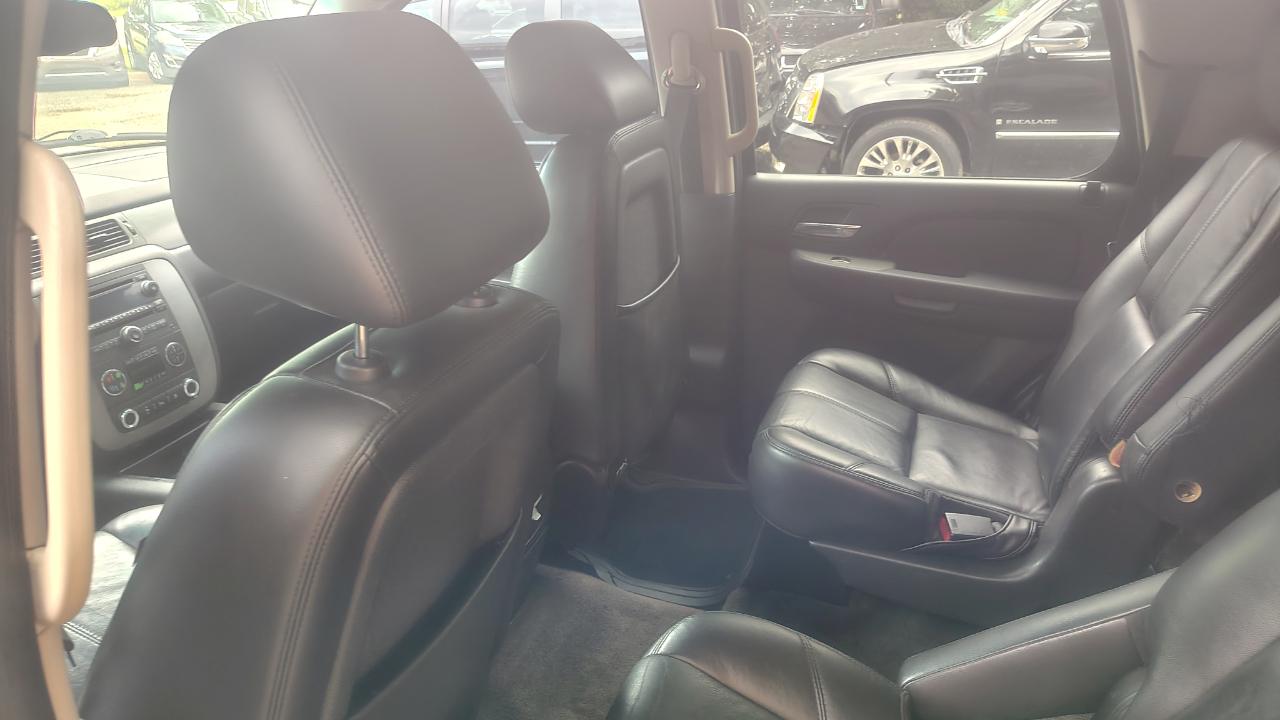 Chevrolet Tahoe 4WD 4dr 1500 LT 2011