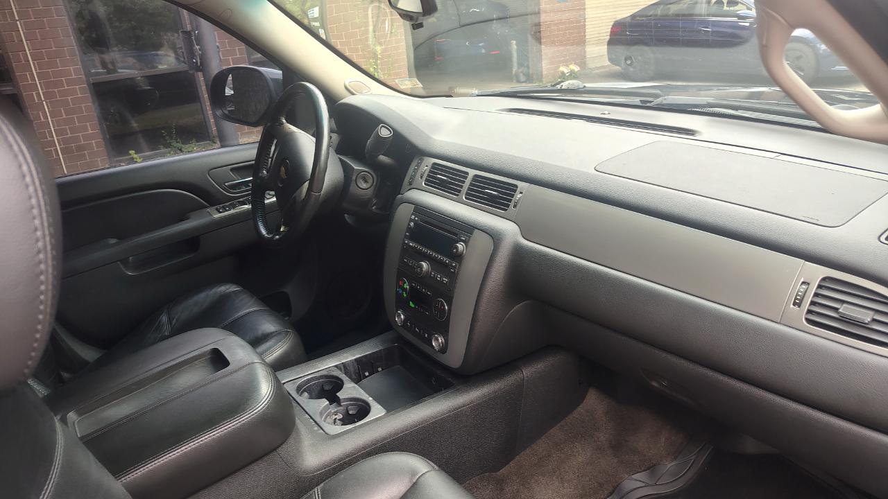 Chevrolet Tahoe 4WD 4dr 1500 LT 2011