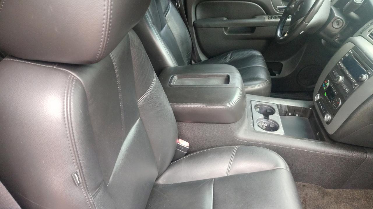 Chevrolet Tahoe 4WD 4dr 1500 LT 2011
