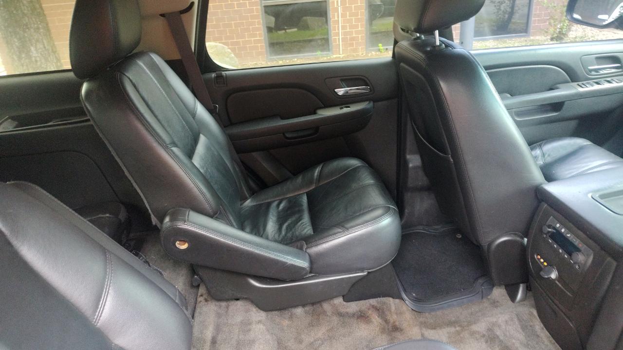 Chevrolet Tahoe 4WD 4dr 1500 LT 2011