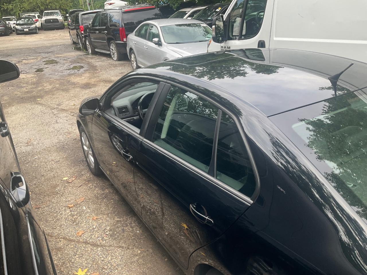 Volkswagen Jetta Sedan 4dr Auto Limited 2010