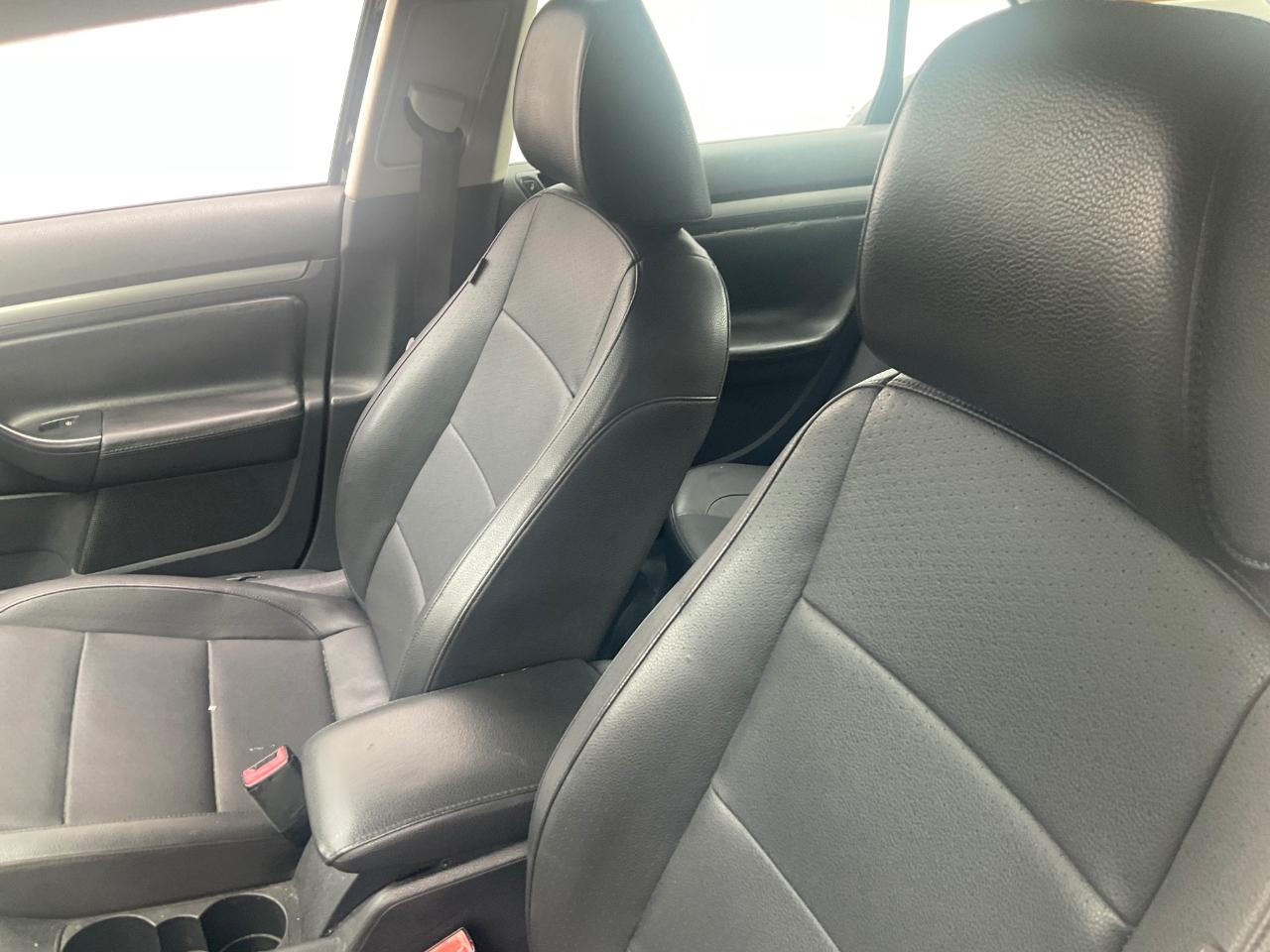 Volkswagen Jetta Sedan 4dr Auto Limited 2010