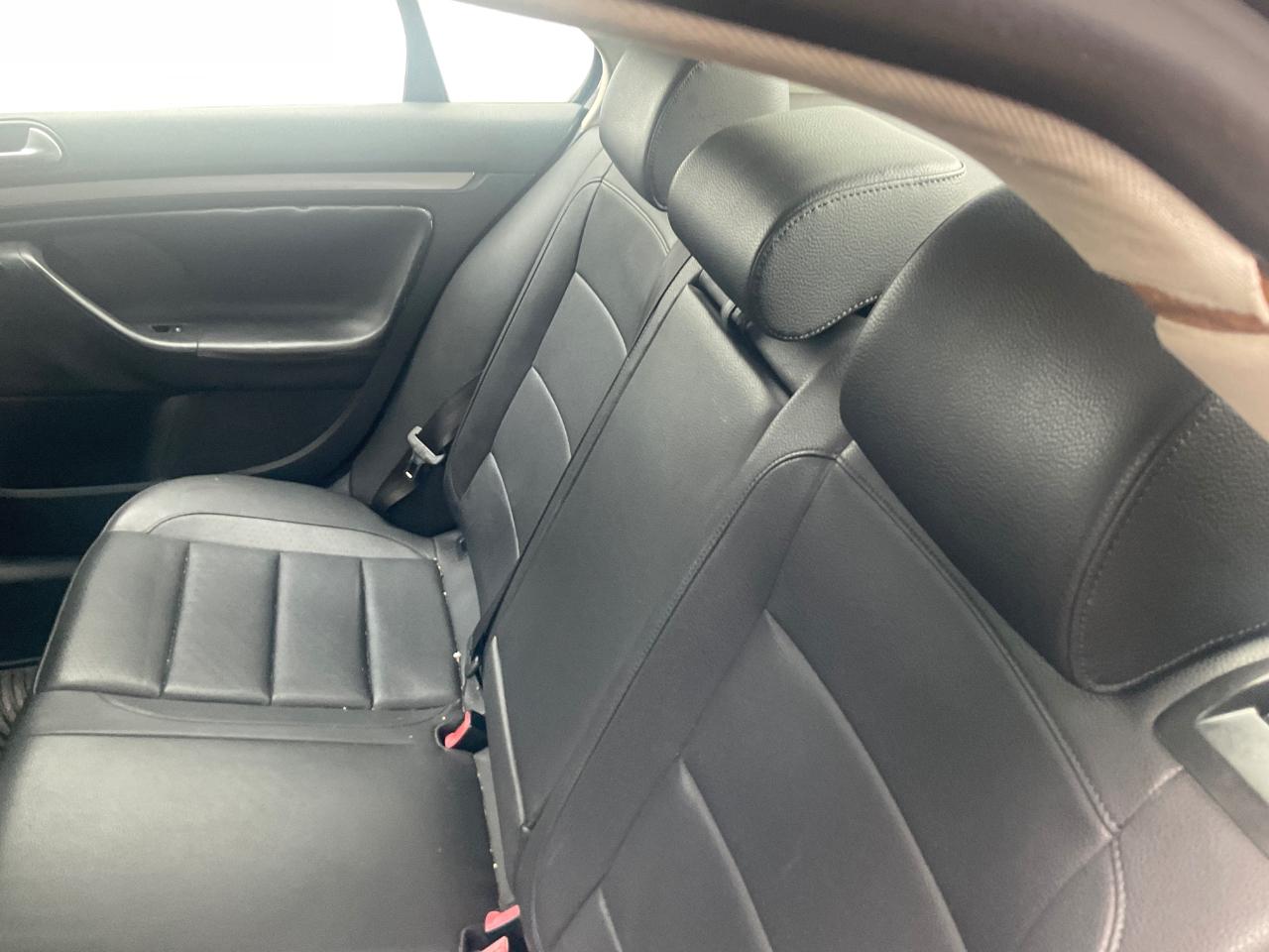 Volkswagen Jetta Sedan 4dr Auto Limited 2010