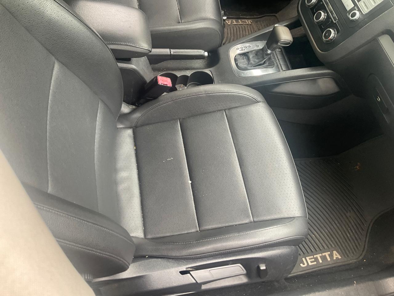 Volkswagen Jetta Sedan 4dr Auto Limited 2010