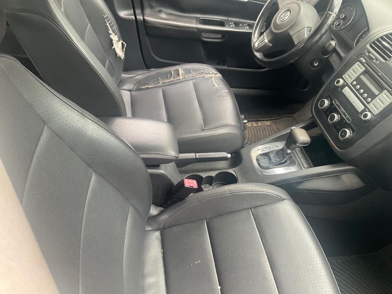 Volkswagen Jetta Sedan 4dr Auto Limited 2010