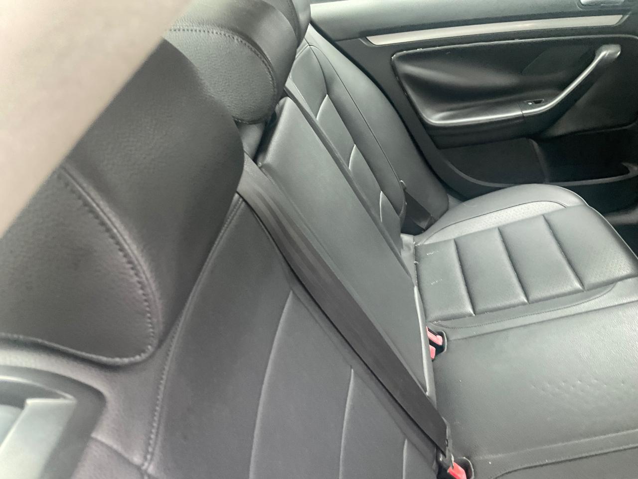 Volkswagen Jetta Sedan 4dr Auto Limited 2010