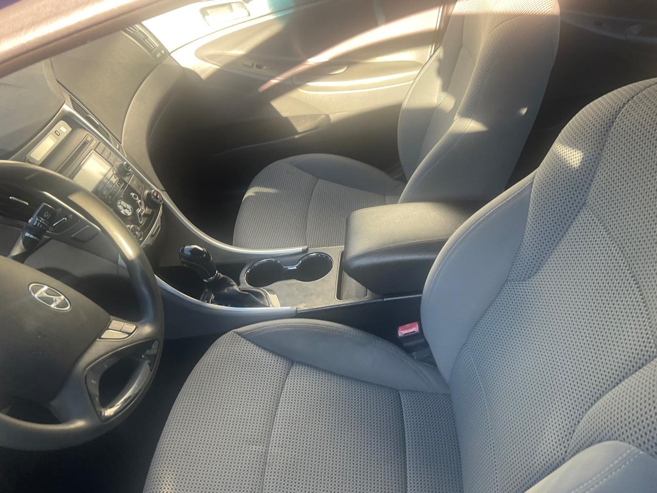 Hyundai Sonata 4dr Sdn 2.4L Auto GLS 2012