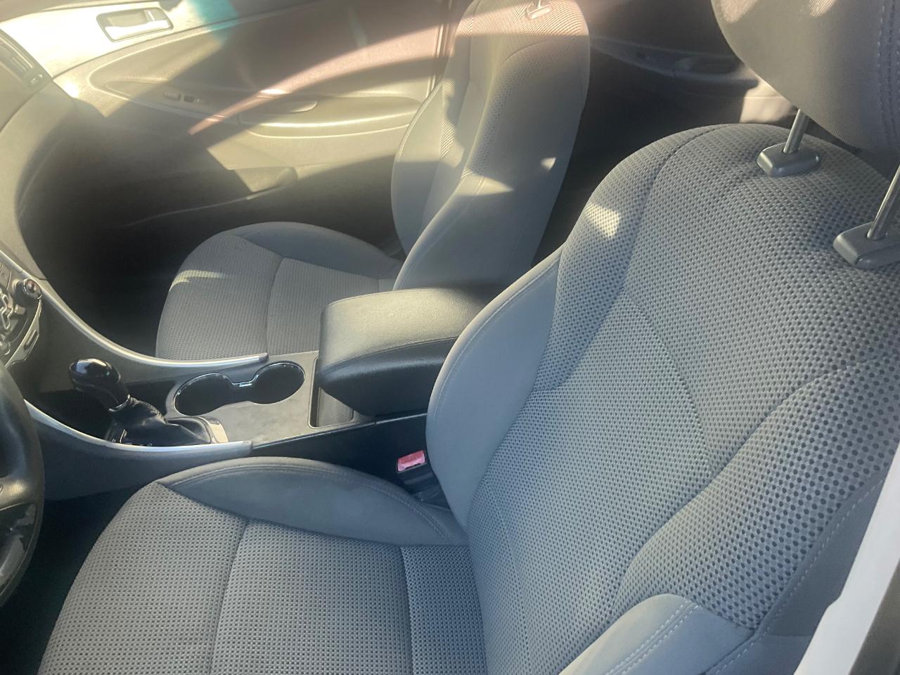 Hyundai Sonata 4dr Sdn 2.4L Auto GLS 2012