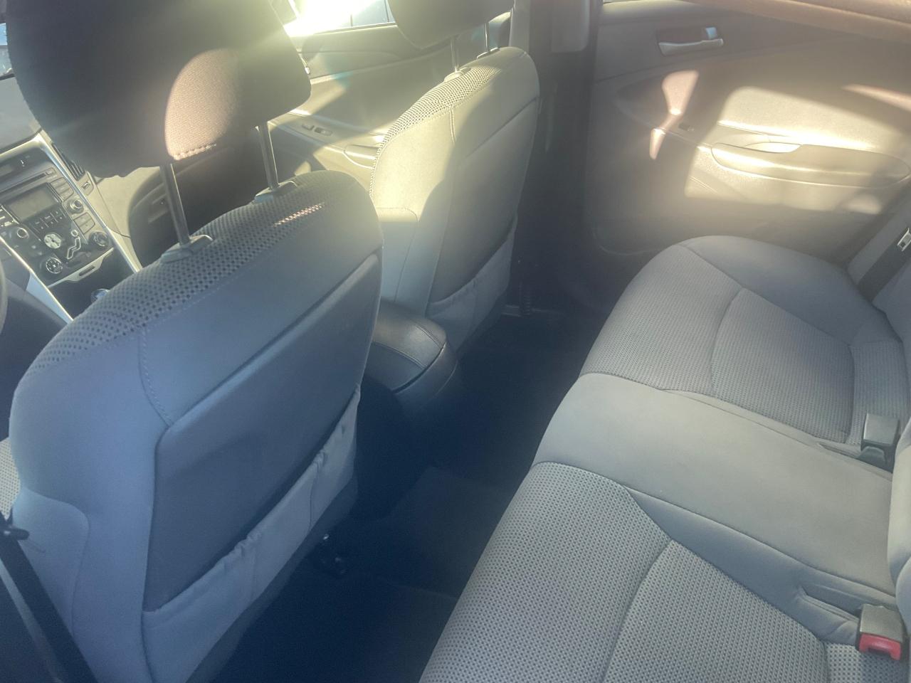 Hyundai Sonata 4dr Sdn 2.4L Auto GLS 2012