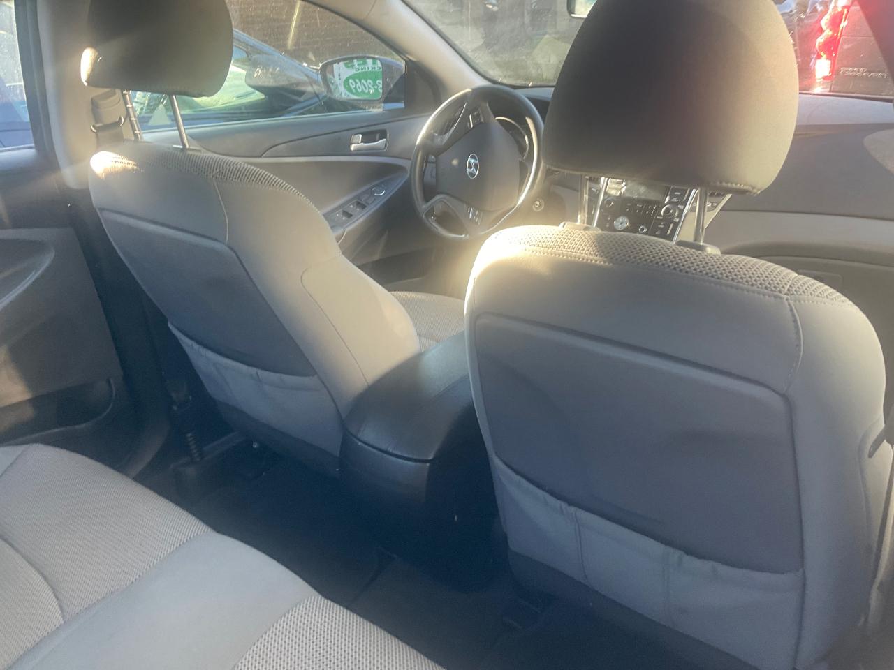 Hyundai Sonata 4dr Sdn 2.4L Auto GLS 2012