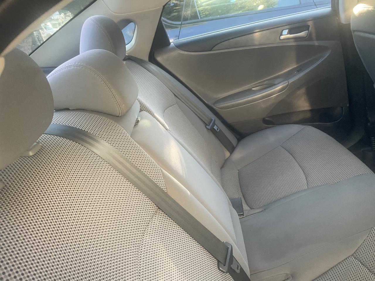Hyundai Sonata 4dr Sdn 2.4L Auto GLS 2012