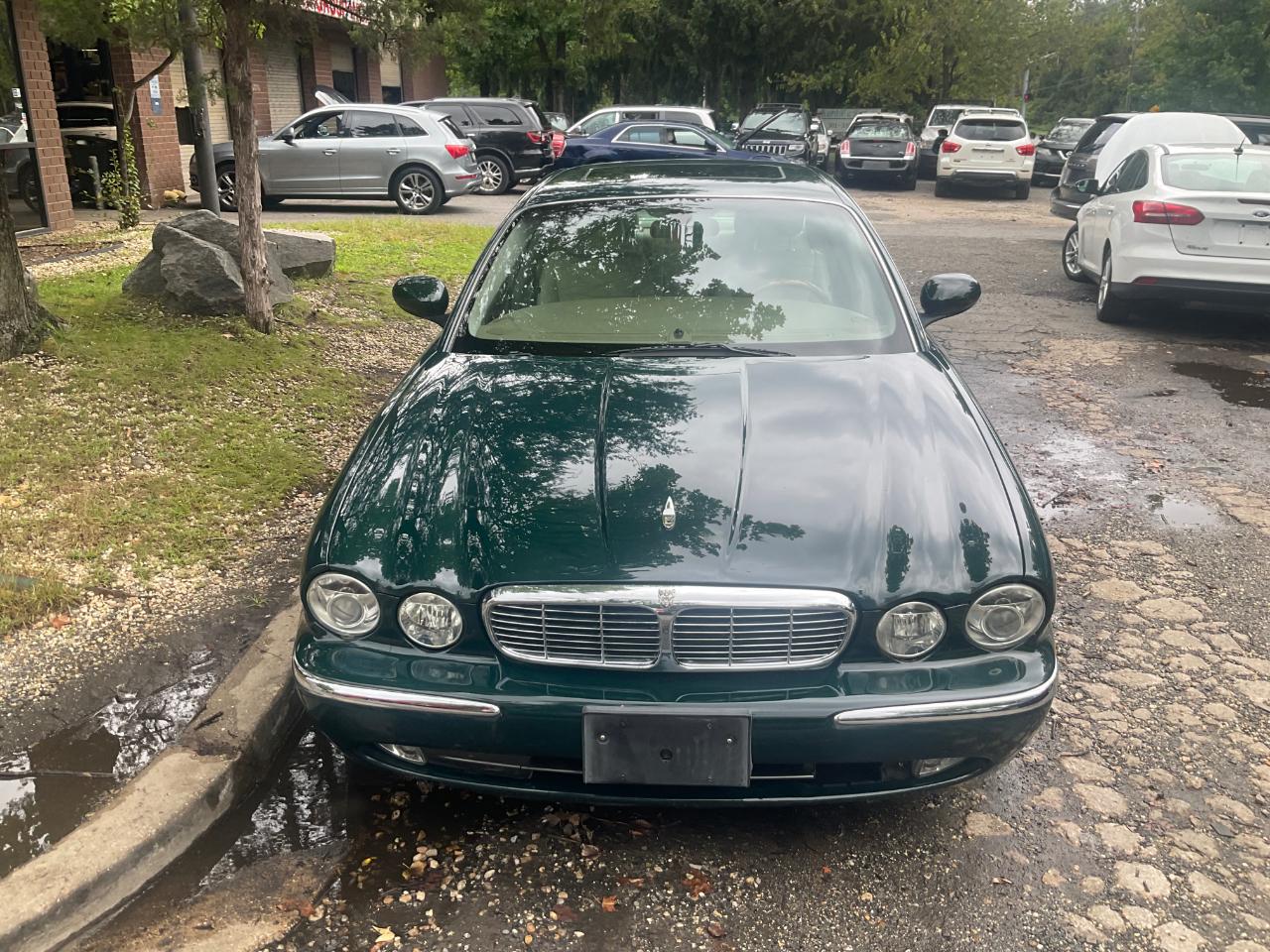 Jaguar XJ 4dr Sdn XJ8 2004