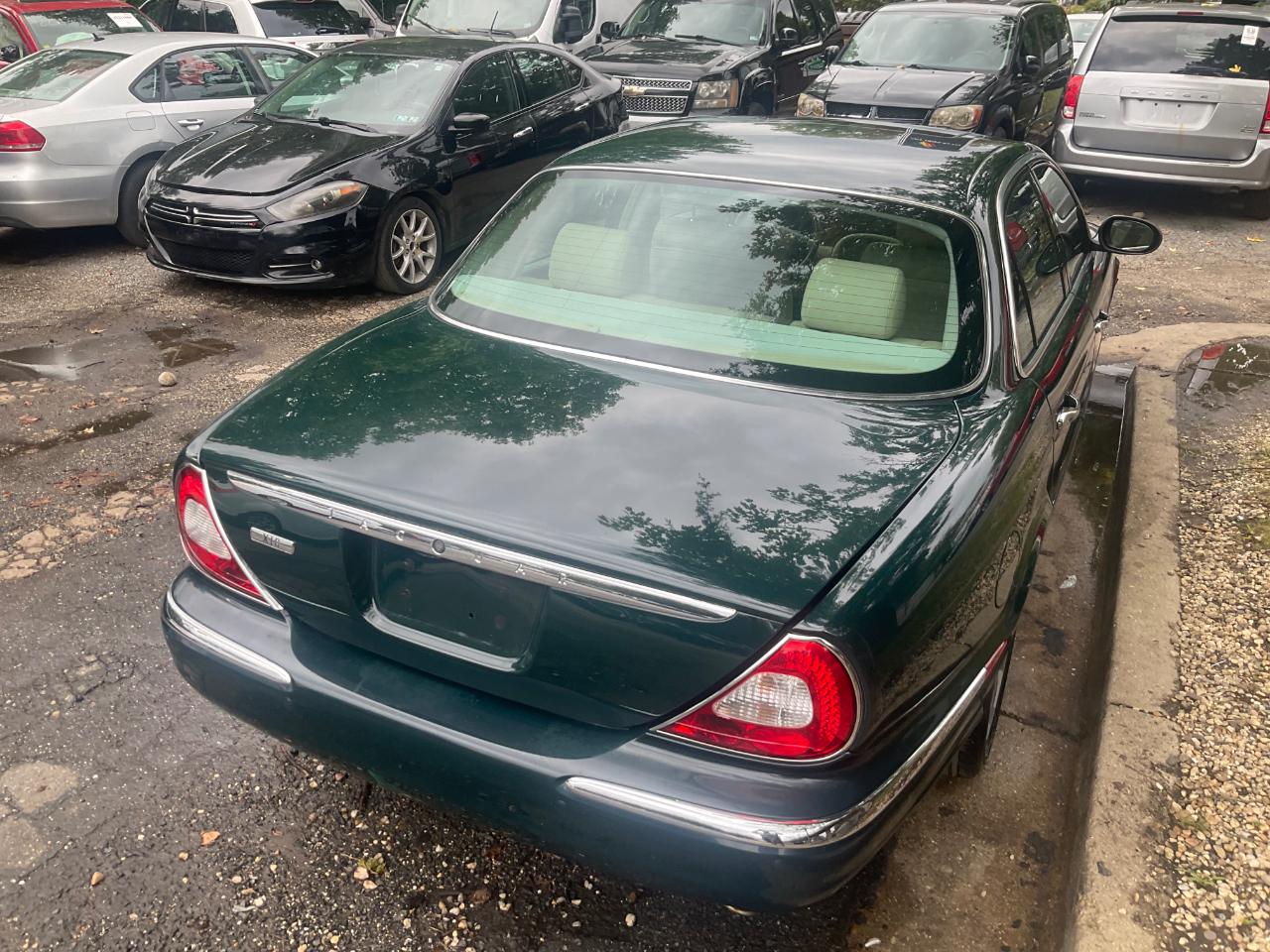 Jaguar XJ 4dr Sdn XJ8 2004