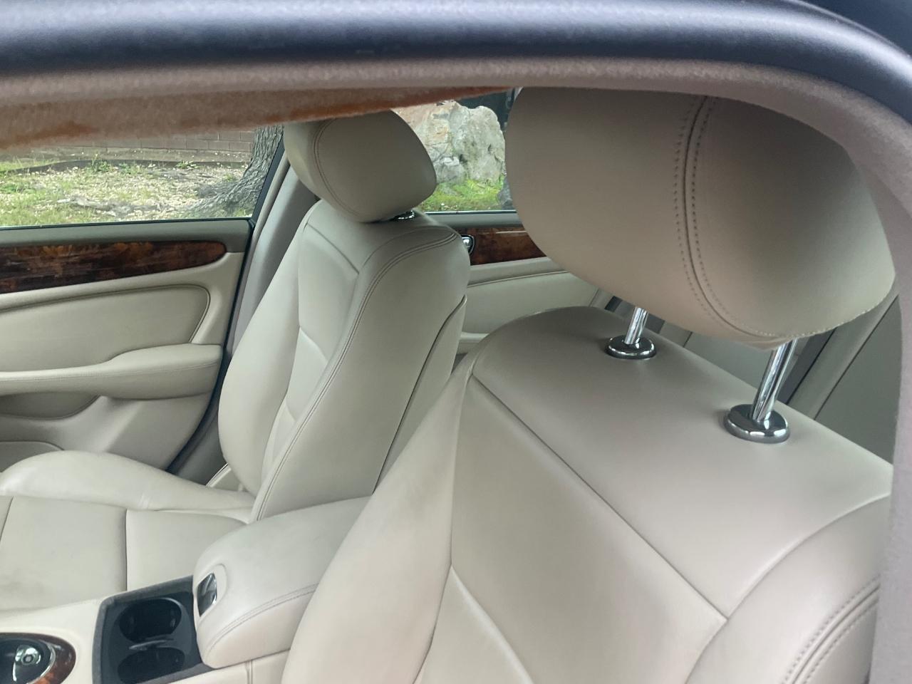 Jaguar XJ 4dr Sdn XJ8 2004