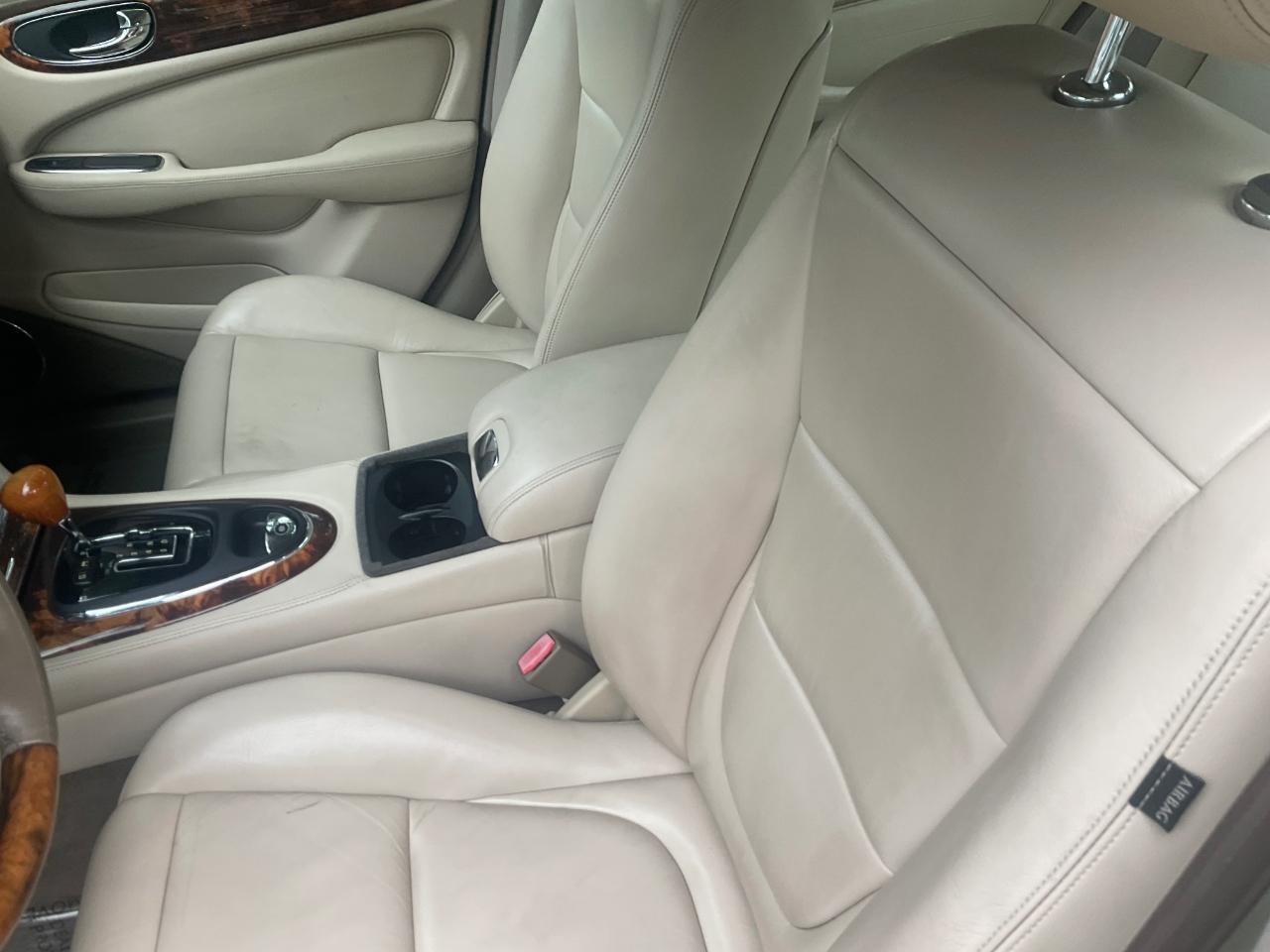 Jaguar XJ 4dr Sdn XJ8 2004