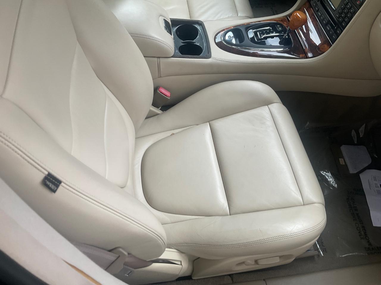 Jaguar XJ 4dr Sdn XJ8 2004