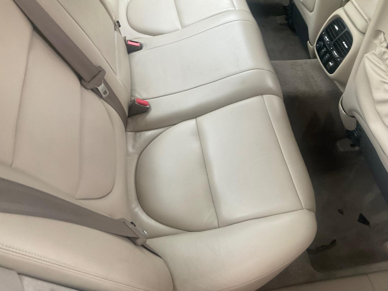 Jaguar XJ 4dr Sdn XJ8 2004