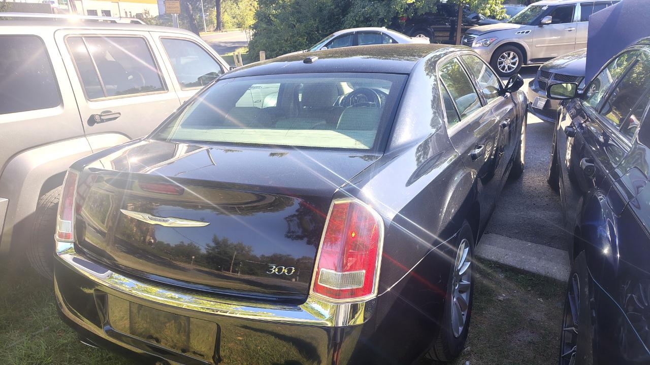 Chrysler 300 4dr Sdn RWD 2014