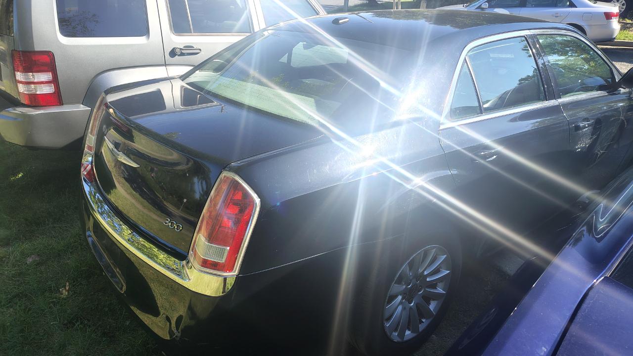 Chrysler 300 4dr Sdn RWD 2014