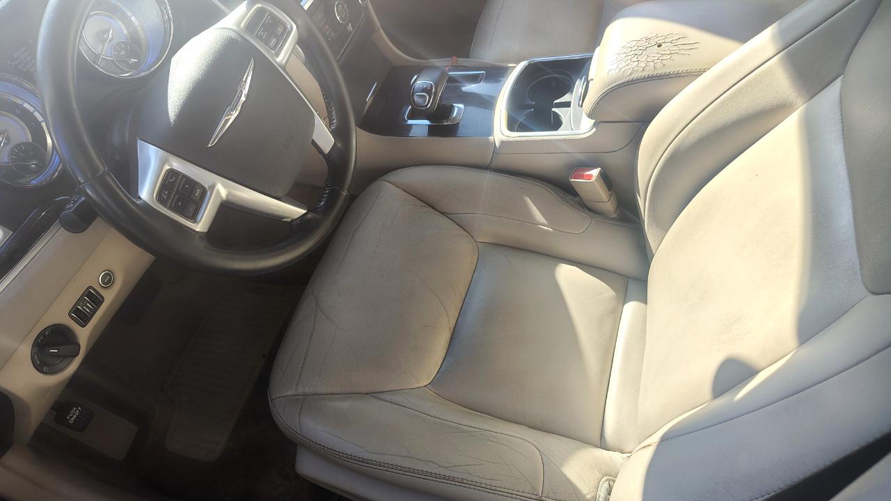 Chrysler 300 4dr Sdn RWD 2014