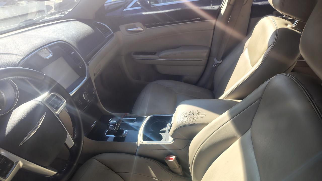 Chrysler 300 4dr Sdn RWD 2014