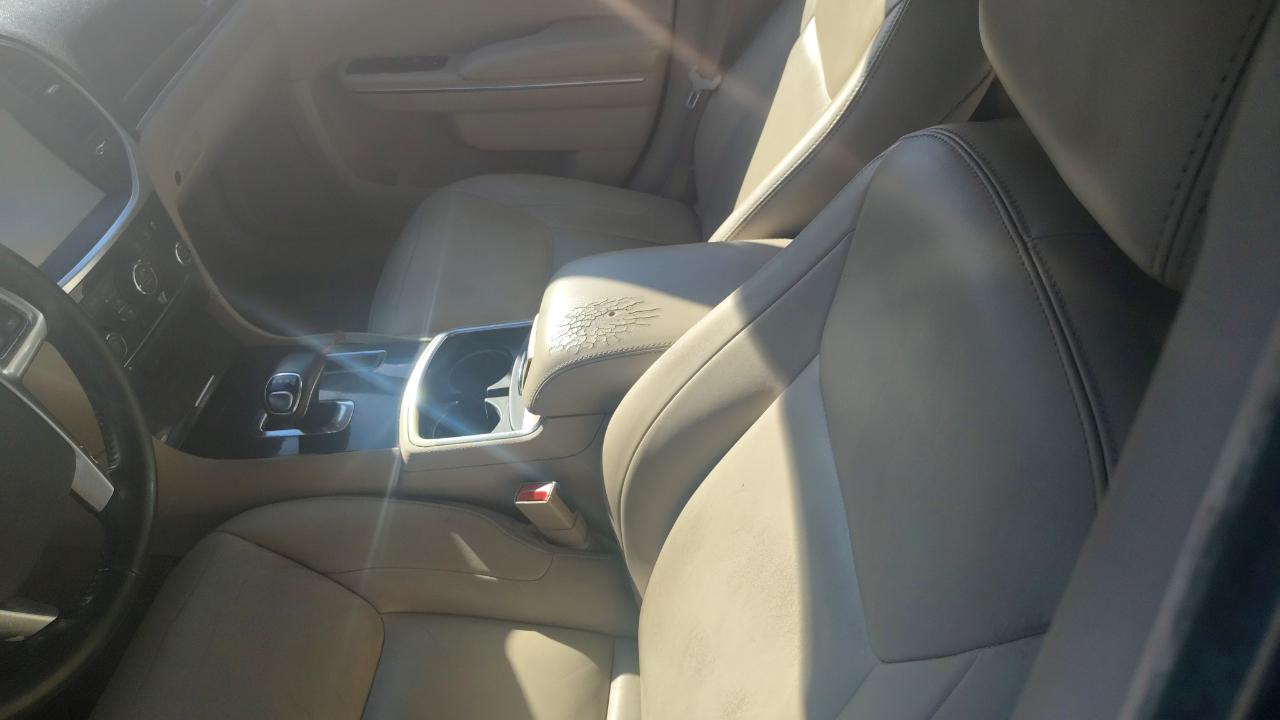 Chrysler 300 4dr Sdn RWD 2014