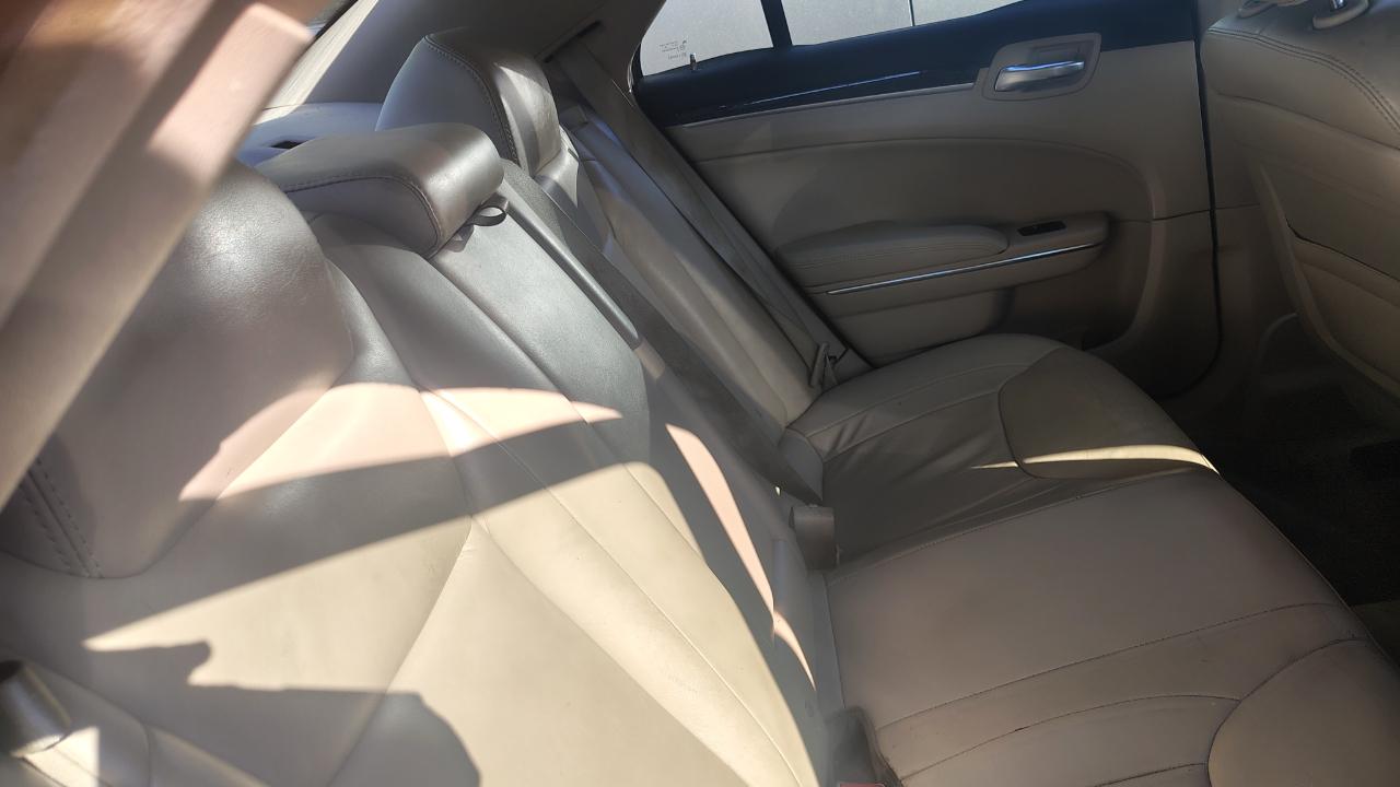 Chrysler 300 4dr Sdn RWD 2014