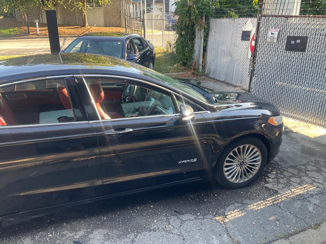 Ford Fusion 4dr Sdn Titanium Hybrid FWD 2014