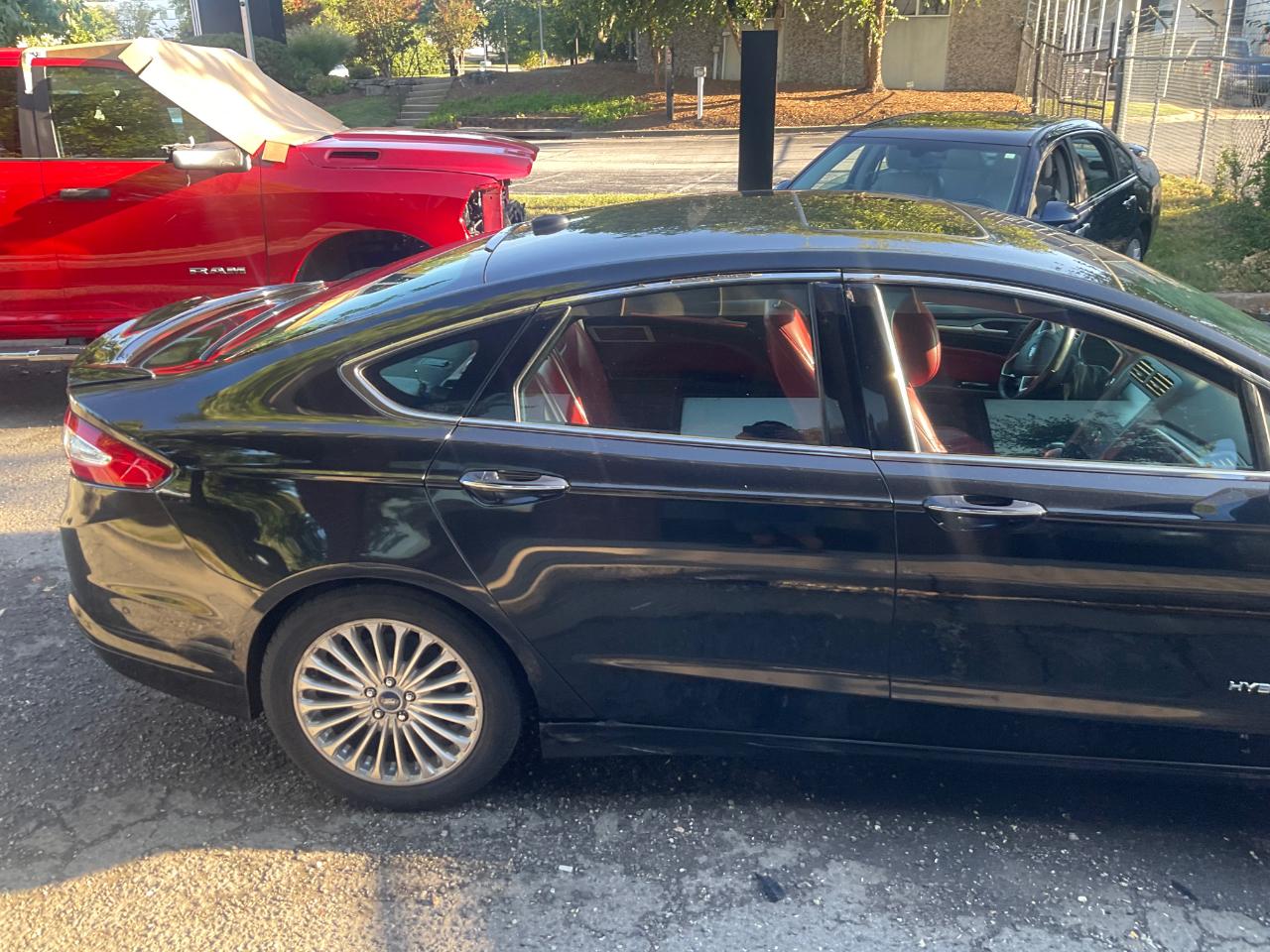 Ford Fusion 4dr Sdn Titanium Hybrid FWD 2014
