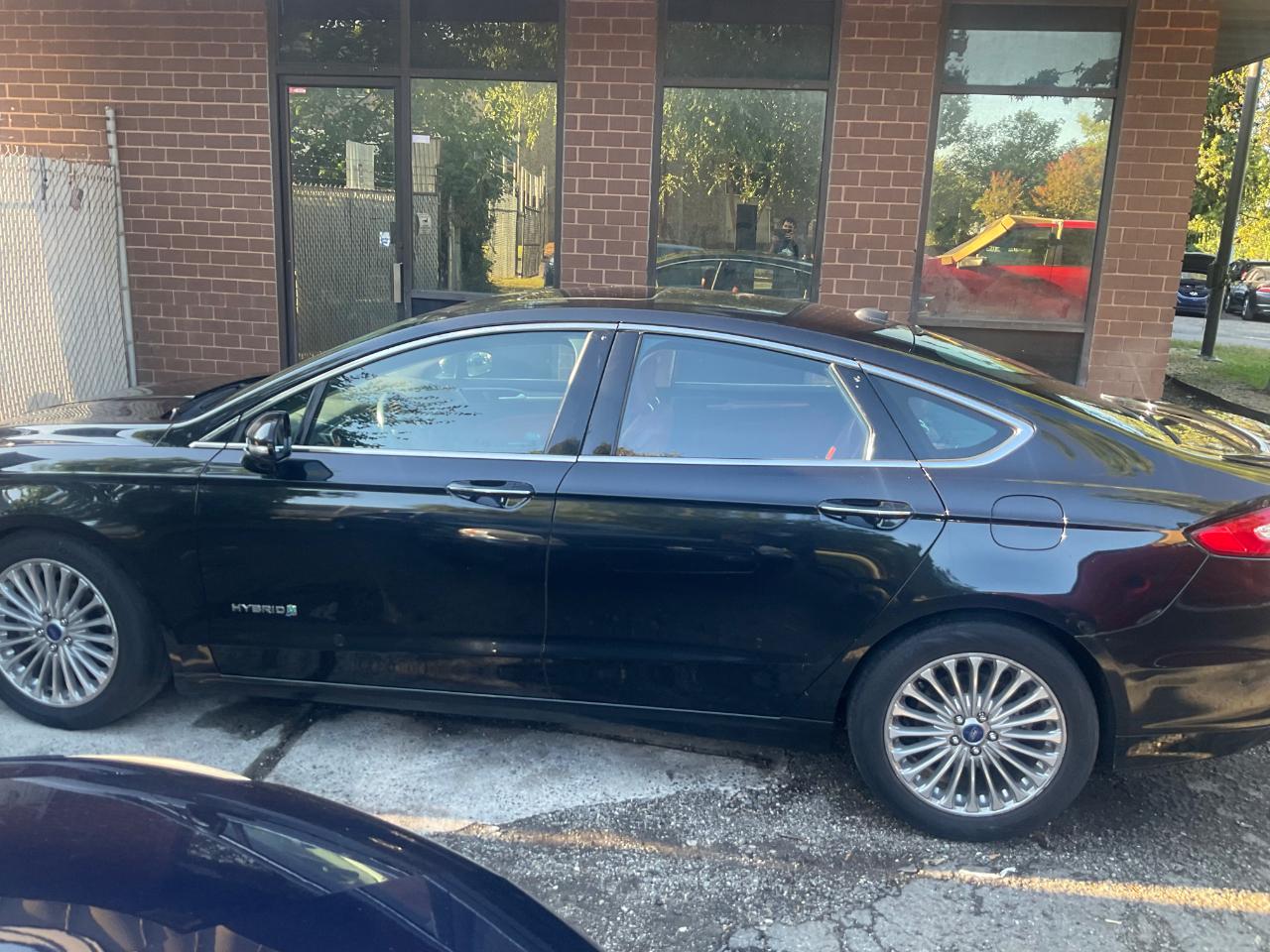 Ford Fusion 4dr Sdn Titanium Hybrid FWD 2014