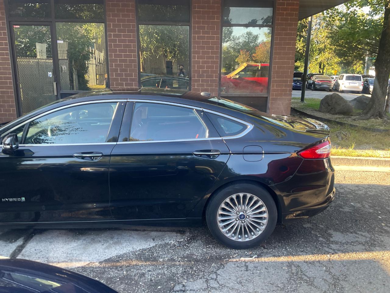 Ford Fusion 4dr Sdn Titanium Hybrid FWD 2014