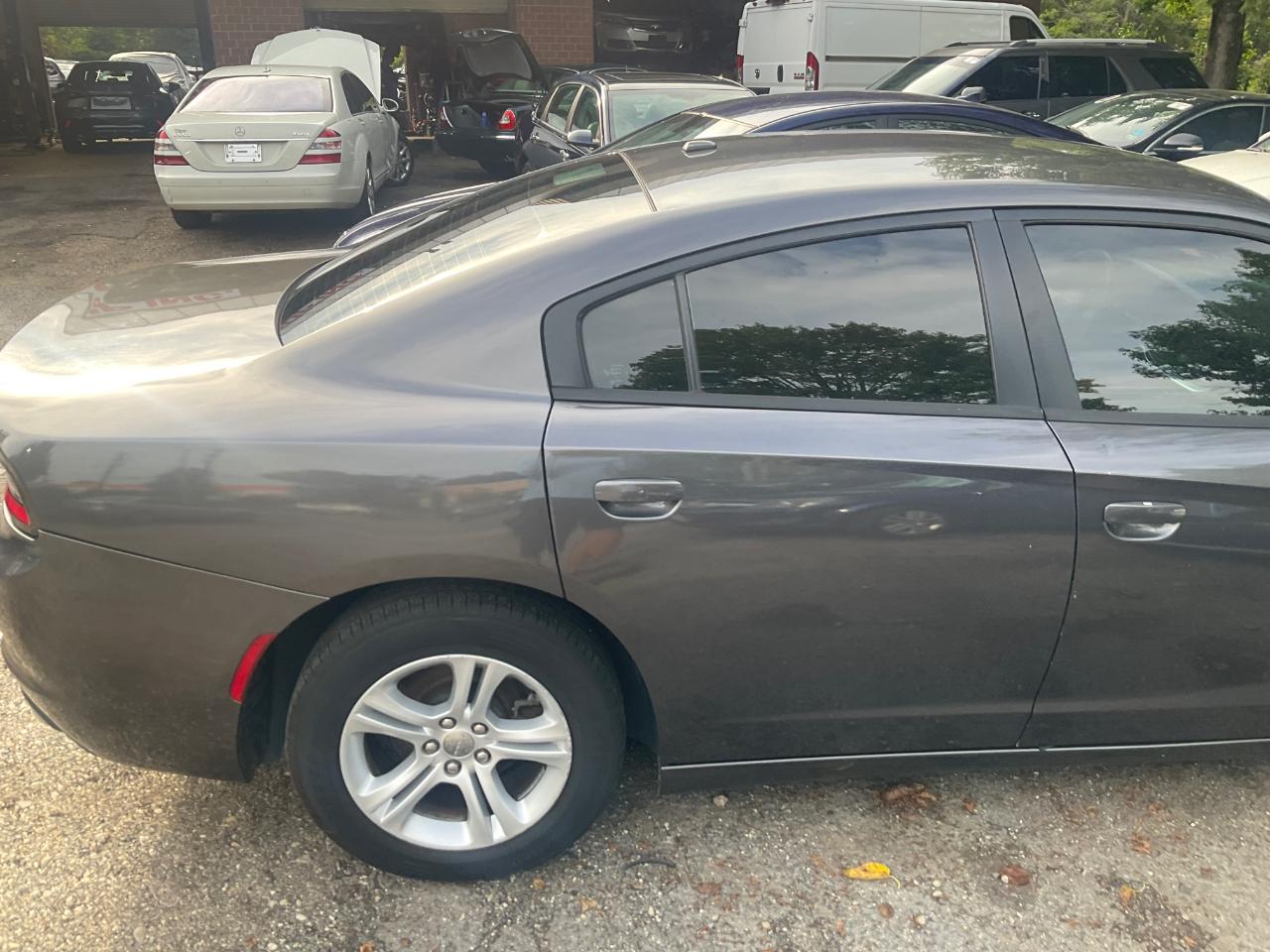 Dodge Charger 4dr Sdn SE RWD 2016