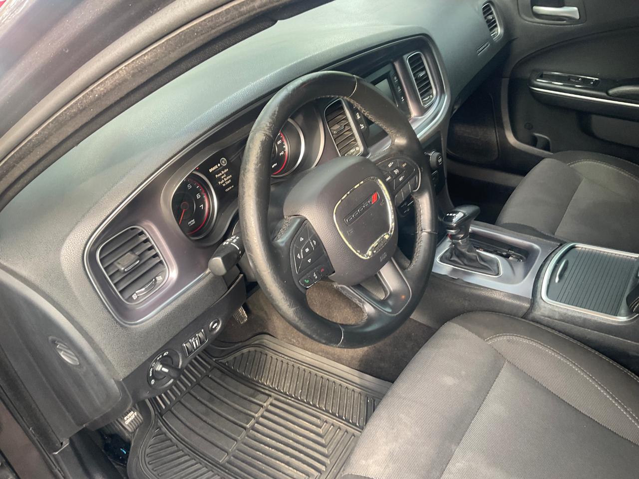 Dodge Charger 4dr Sdn SE RWD 2016