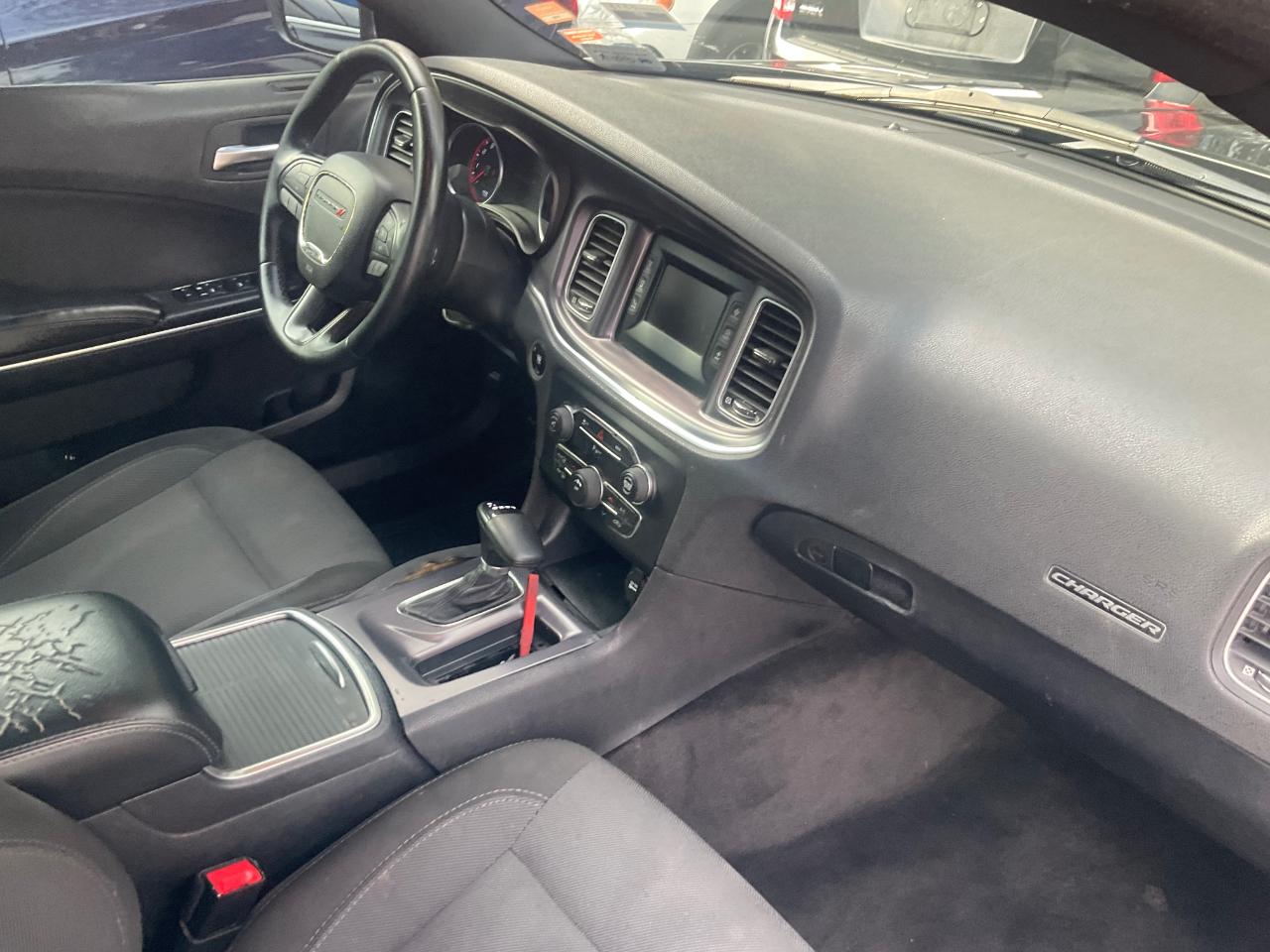 Dodge Charger 4dr Sdn SE RWD 2016