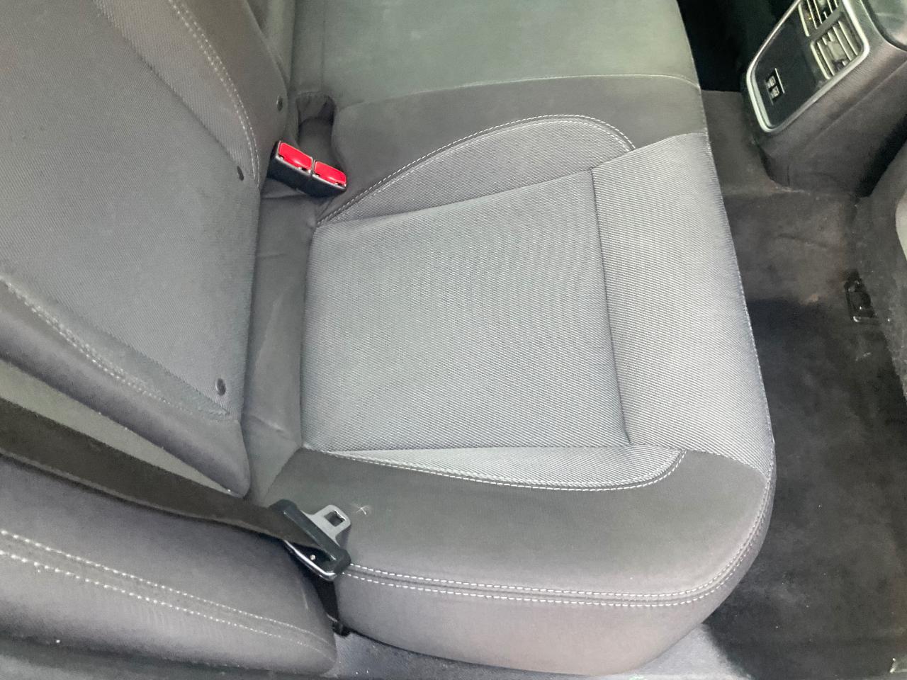 Dodge Charger 4dr Sdn SE RWD 2016