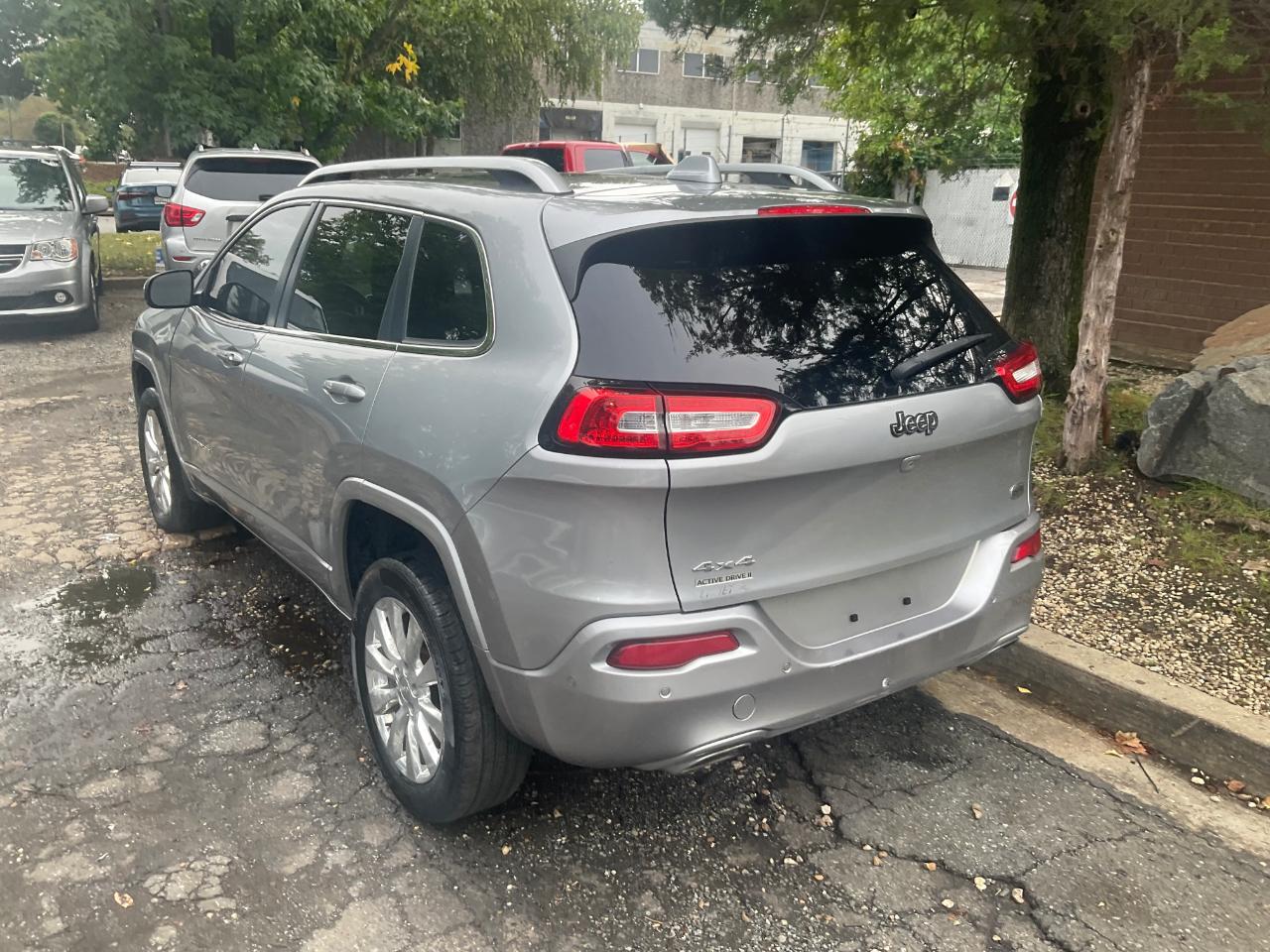 Jeep Cherokee 4WD 4dr Overland 2016