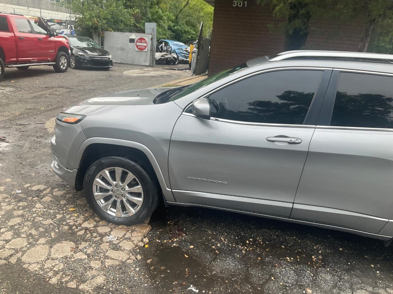 Jeep Cherokee 4WD 4dr Overland 2016