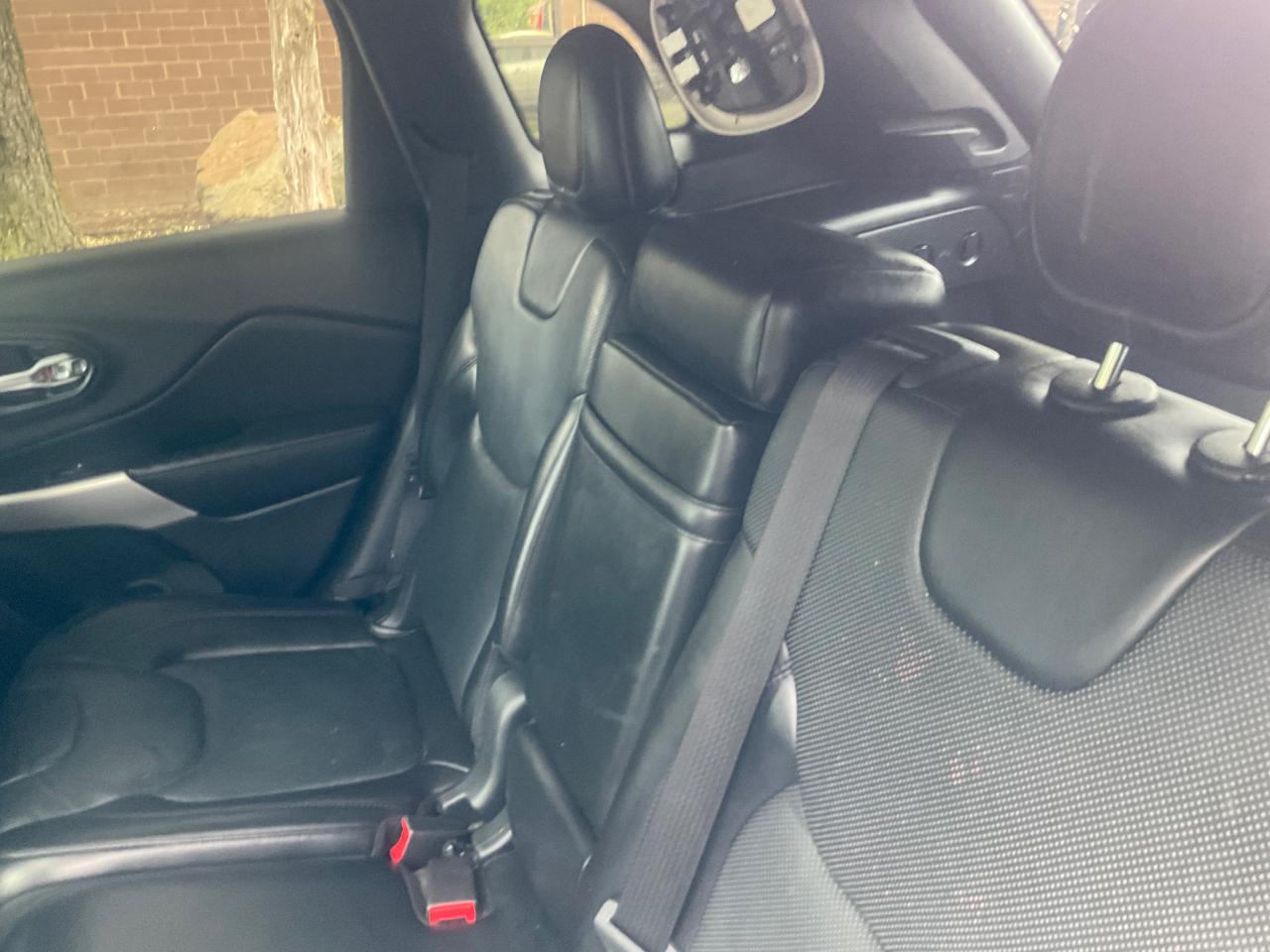 Jeep Cherokee 4WD 4dr Overland 2016