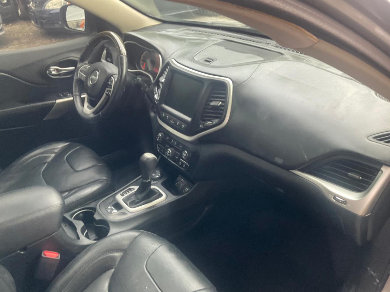 Jeep Cherokee 4WD 4dr Overland 2016