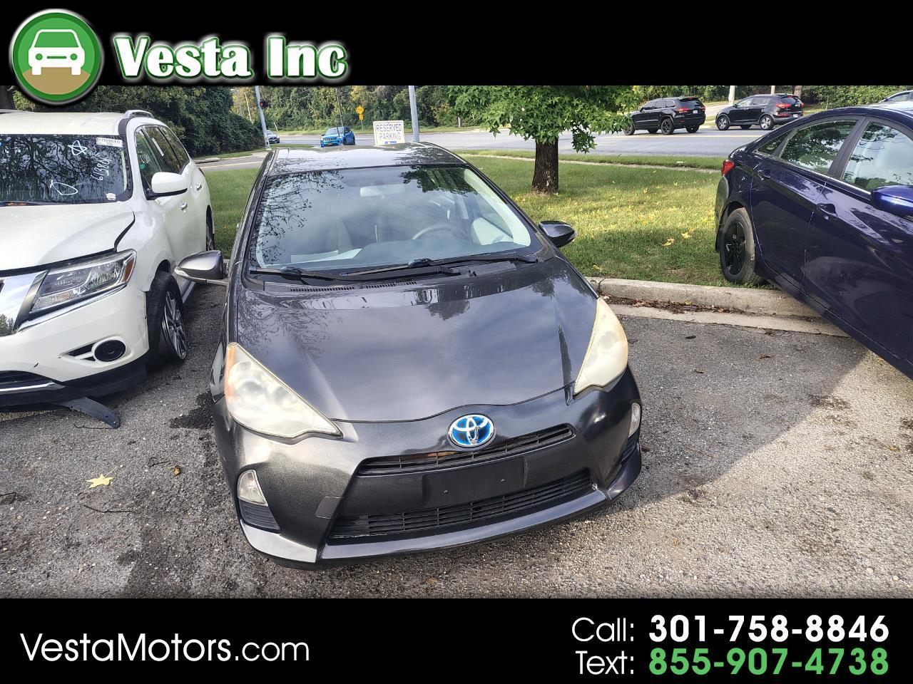 Toyota Prius c 5dr HB Three (Natl) 2012