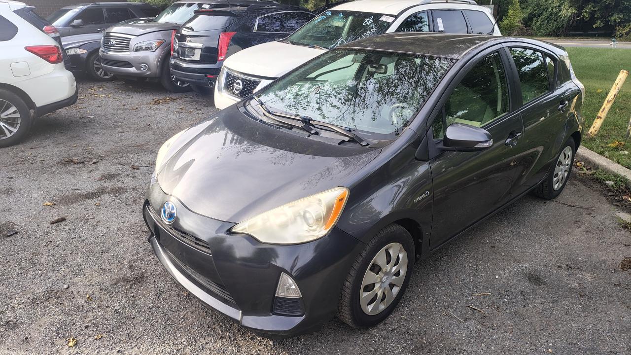 Toyota Prius c 5dr HB Three (Natl) 2012
