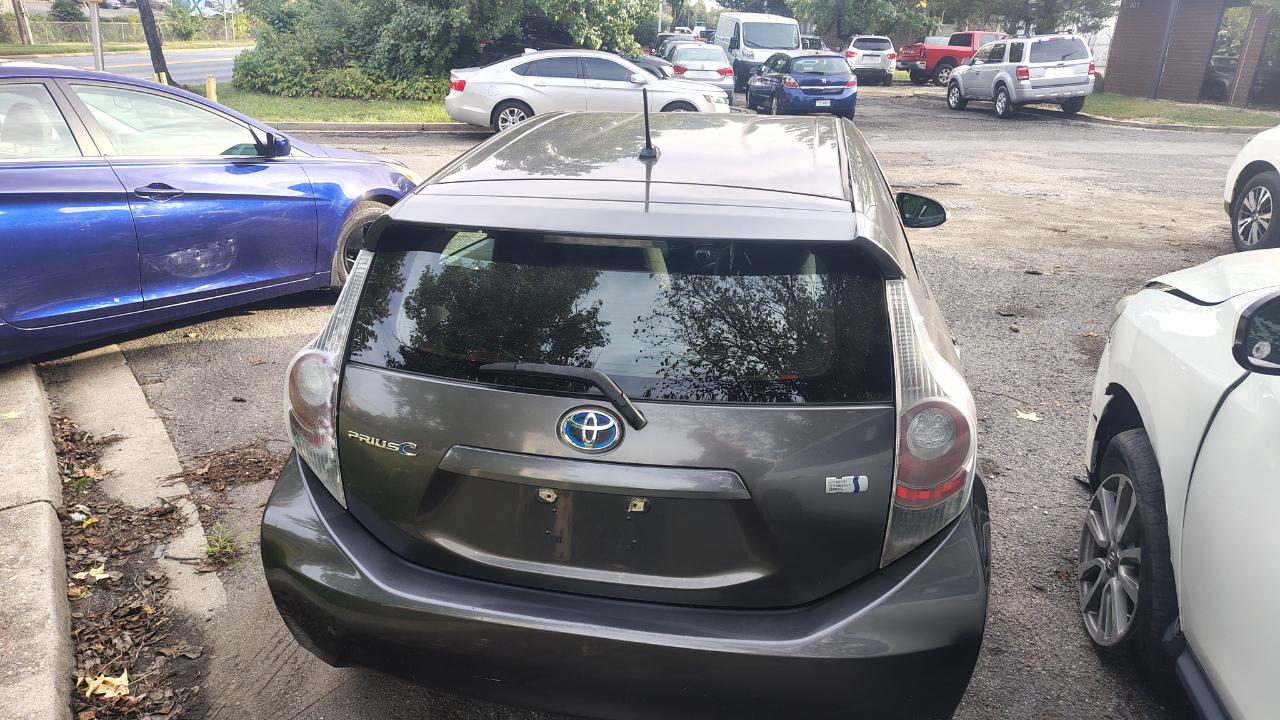 Toyota Prius c 5dr HB Three (Natl) 2012